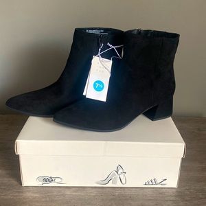 Black Women's Boots Memory Foam Size 7.5